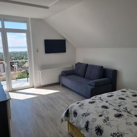 Lakeview Apartments Balatonfuered ภายนอก รูปภาพ