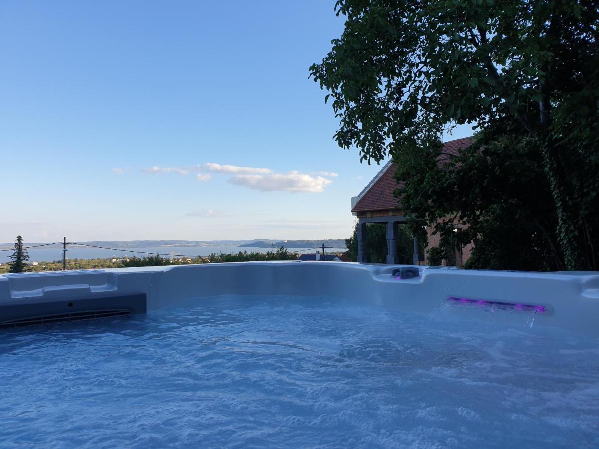 Lakeview Apartments Balatonfuered ภายนอก รูปภาพ