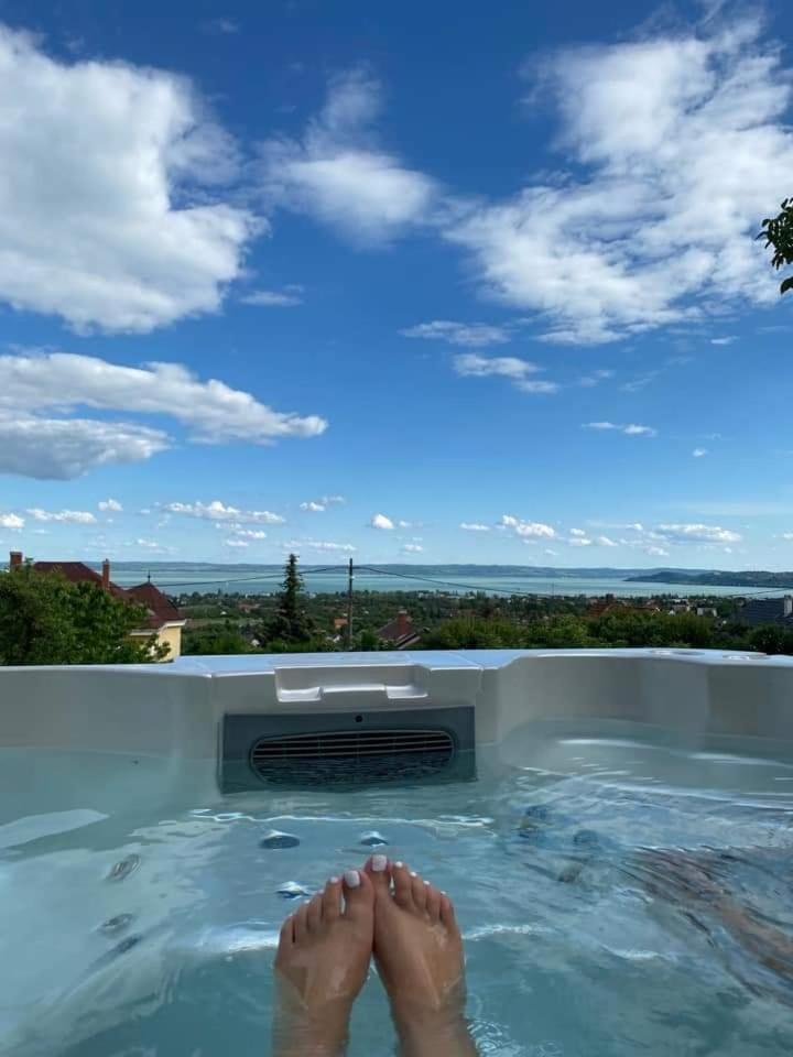 Lakeview Apartments Balatonfuered ภายนอก รูปภาพ
