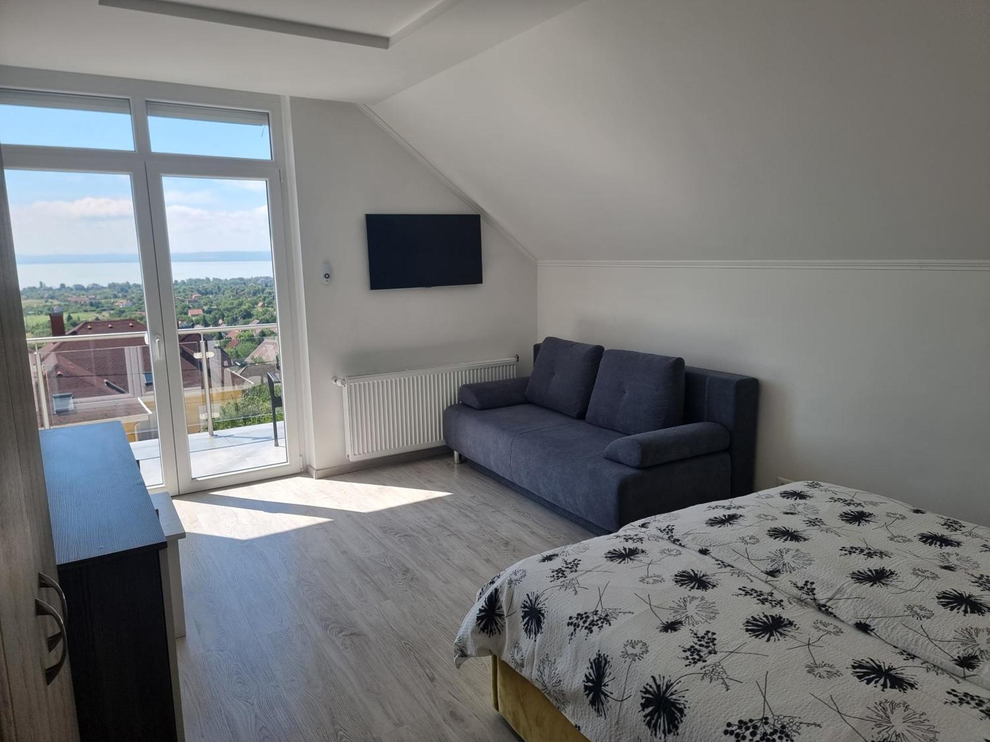 Lakeview Apartments Balatonfuered ภายนอก รูปภาพ
