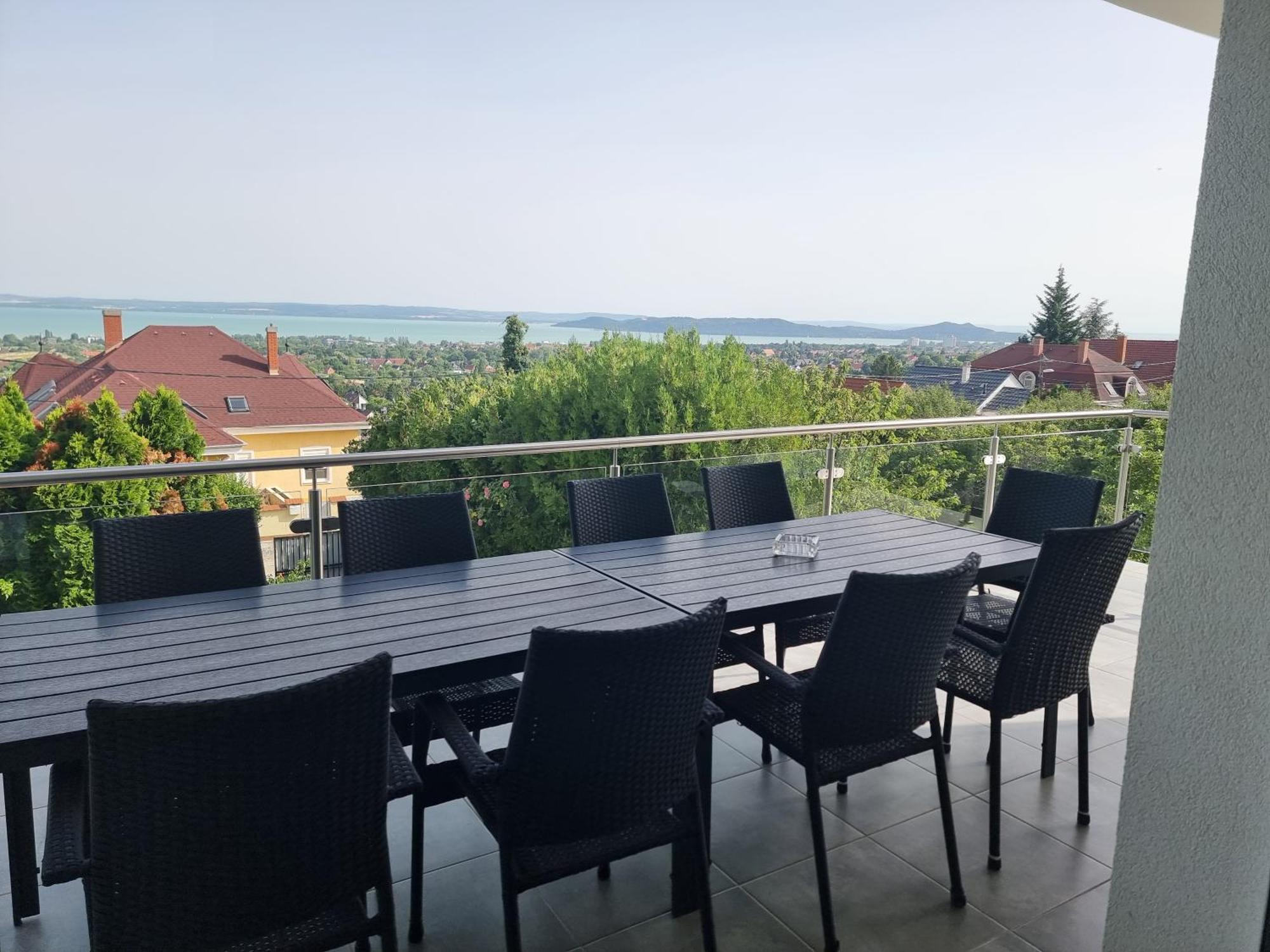 Lakeview Apartments Balatonfuered ภายนอก รูปภาพ
