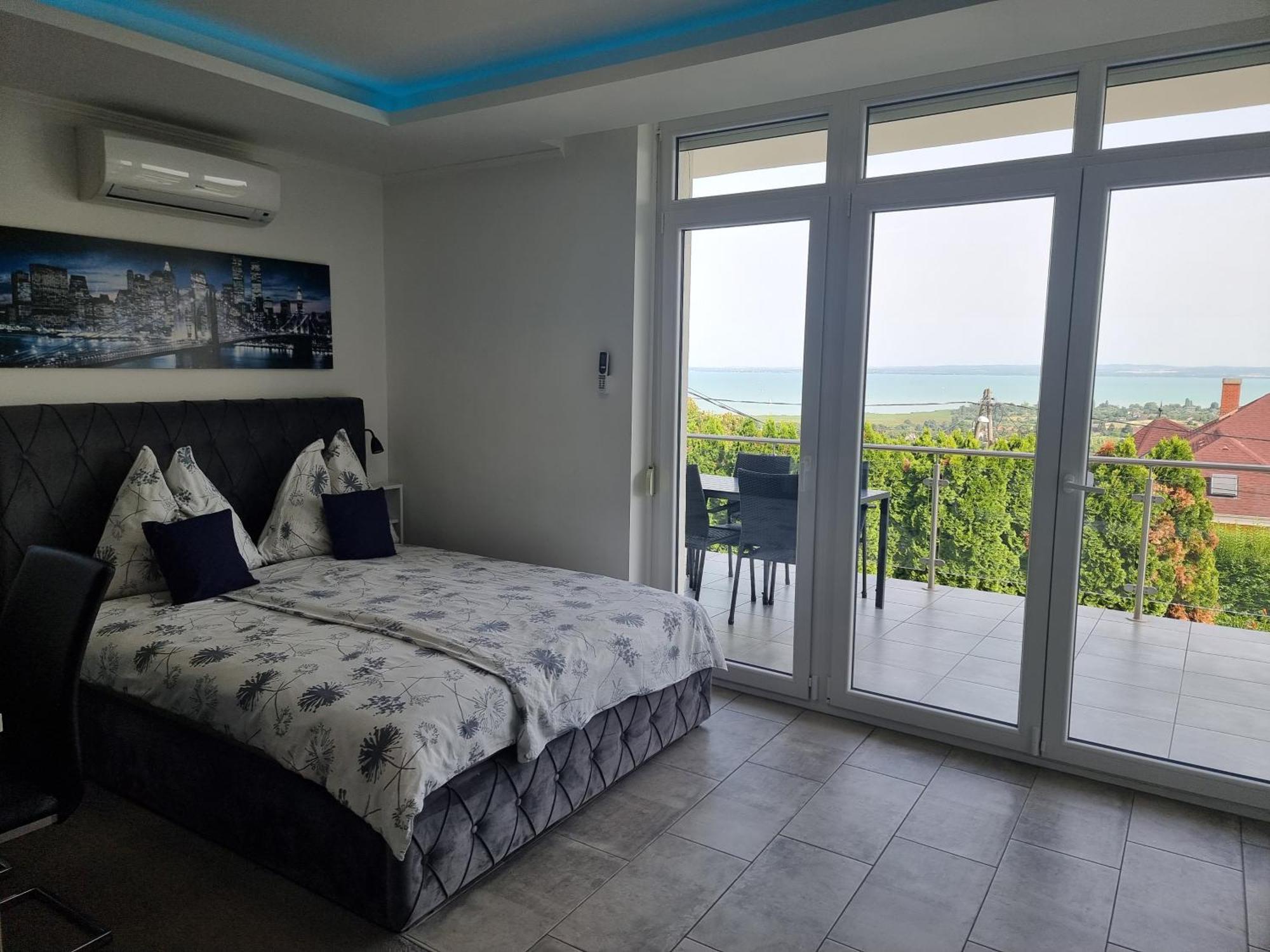 Lakeview Apartments Balatonfuered ภายนอก รูปภาพ