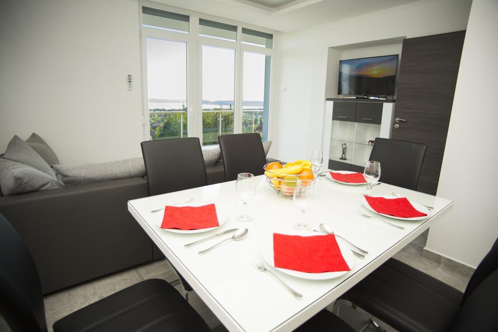 Lakeview Apartments Balatonfuered ภายนอก รูปภาพ