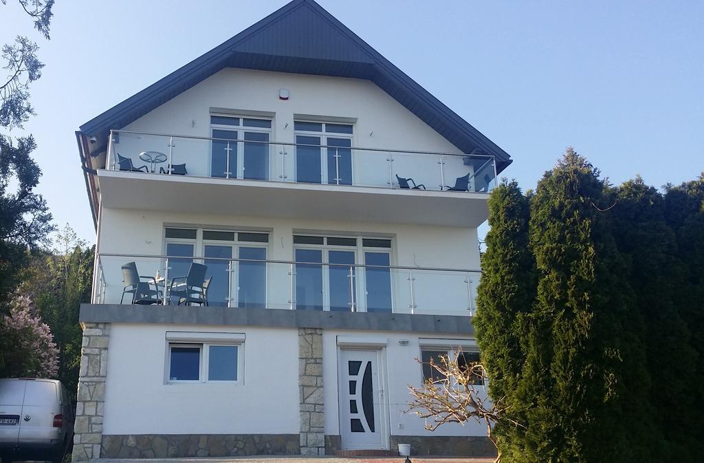 Lakeview Apartments Balatonfuered ภายนอก รูปภาพ